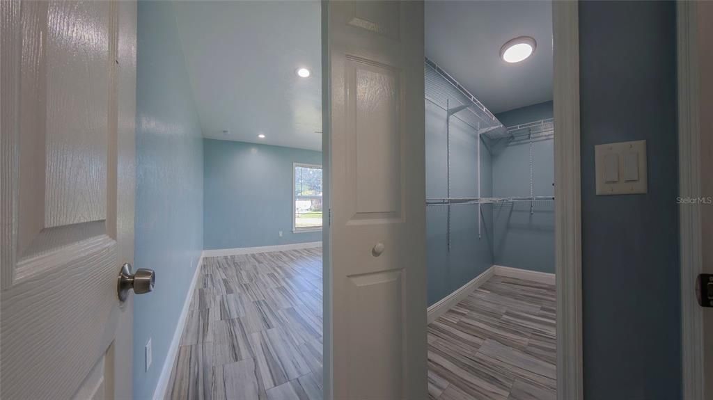 Activo con contrato: $330,000 (5 camas, 4 baños, 2071 Pies cuadrados)