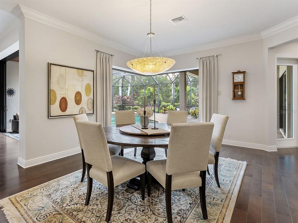 Под контрактом: $1,895,000 (3 спален, 3 ванн, 3667 Квадратных фут)