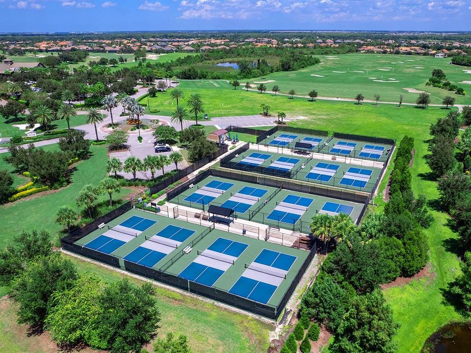 Под контрактом: $1,895,000 (3 спален, 3 ванн, 3667 Квадратных фут)