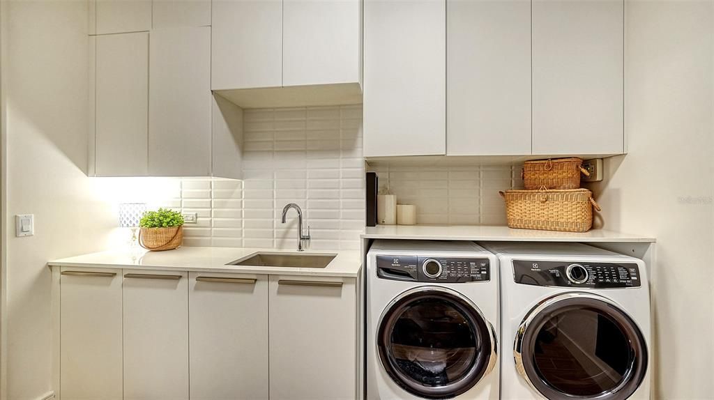 待售: $6,950,000 (2 贝兹, 2 浴室, 2249 平方英尺)