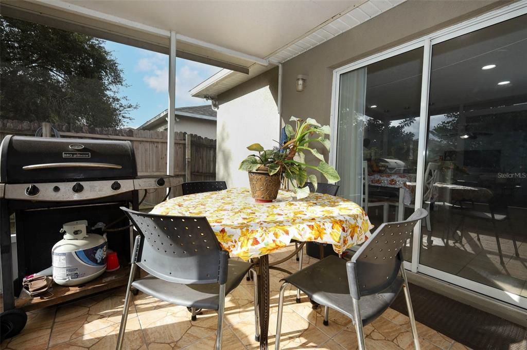 合同活跃: $419,000 (3 贝兹, 2 浴室, 1684 平方英尺)