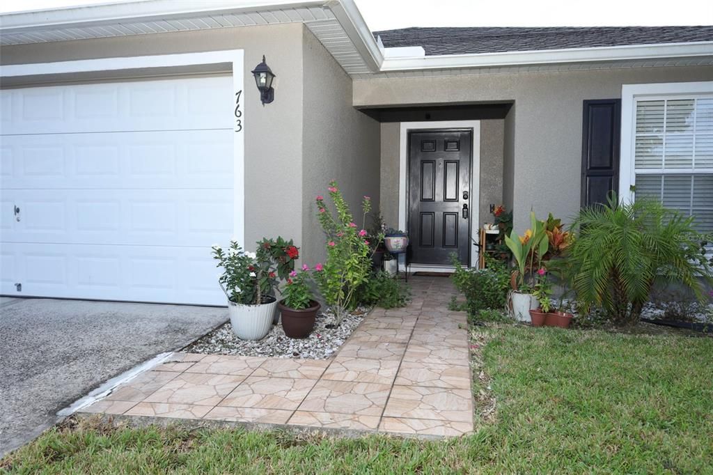 合同活跃: $419,000 (3 贝兹, 2 浴室, 1684 平方英尺)