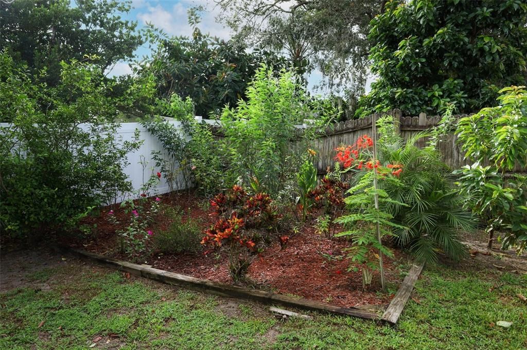 合同活跃: $419,000 (3 贝兹, 2 浴室, 1684 平方英尺)