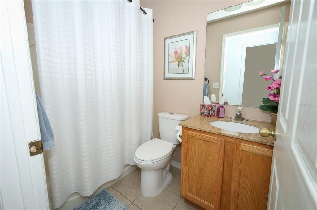 合同活跃: $419,000 (3 贝兹, 2 浴室, 1684 平方英尺)