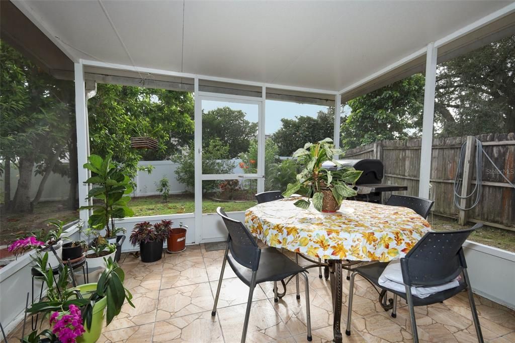 合同活跃: $419,000 (3 贝兹, 2 浴室, 1684 平方英尺)