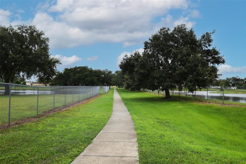 合同活跃: $419,000 (3 贝兹, 2 浴室, 1684 平方英尺)