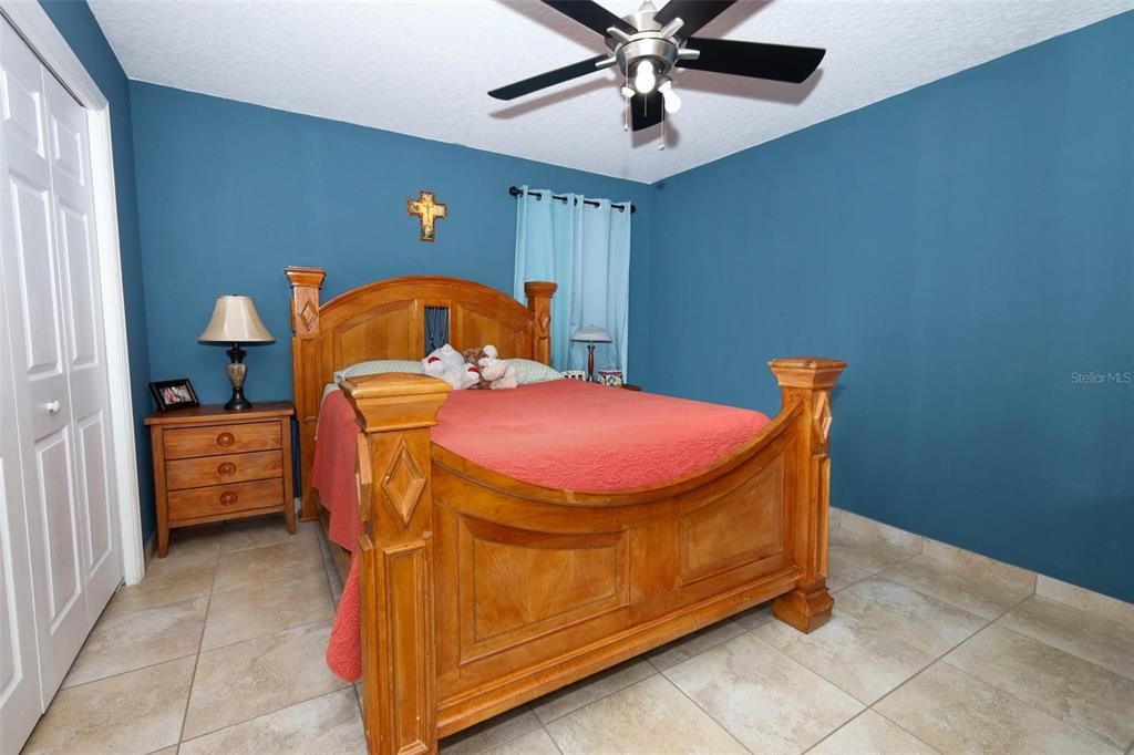 合同活跃: $419,000 (3 贝兹, 2 浴室, 1684 平方英尺)