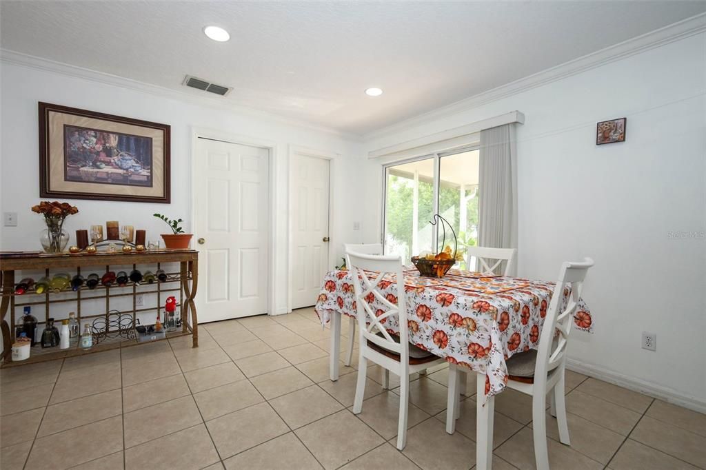 合同活跃: $419,000 (3 贝兹, 2 浴室, 1684 平方英尺)