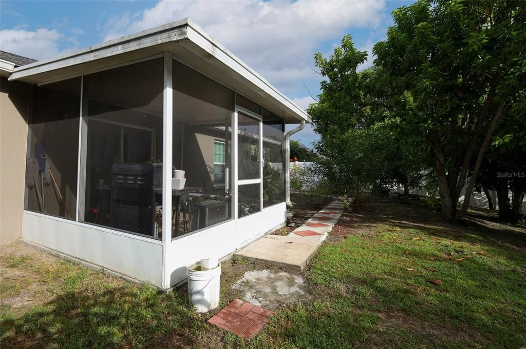 合同活跃: $419,000 (3 贝兹, 2 浴室, 1684 平方英尺)