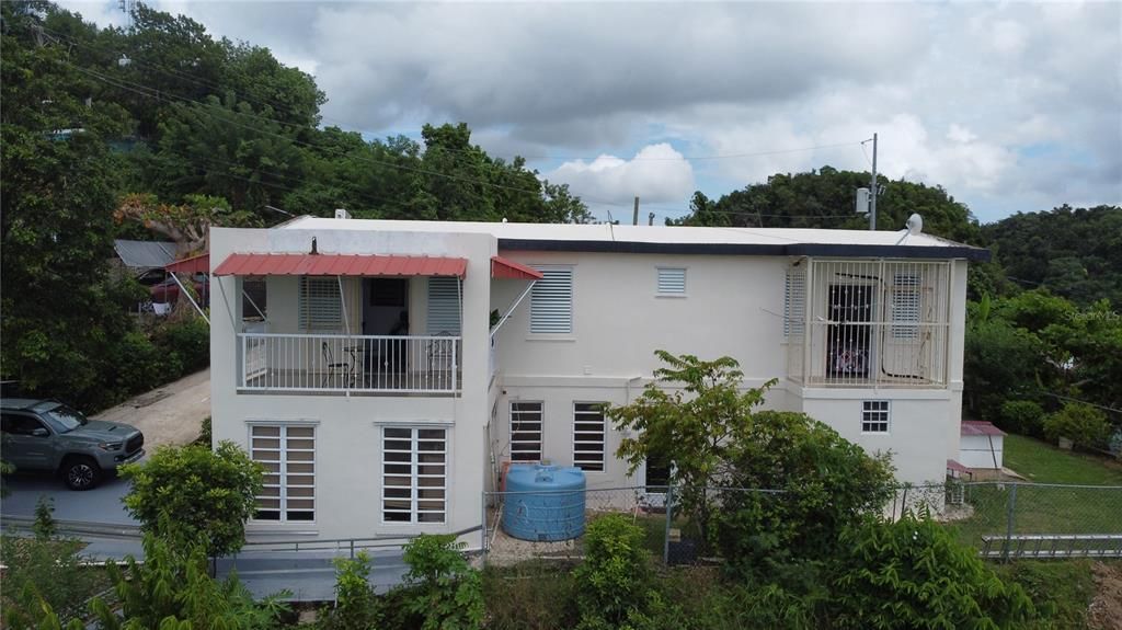 For Sale: $399,000 (3 beds, 3 baths, 2400 Square Feet)