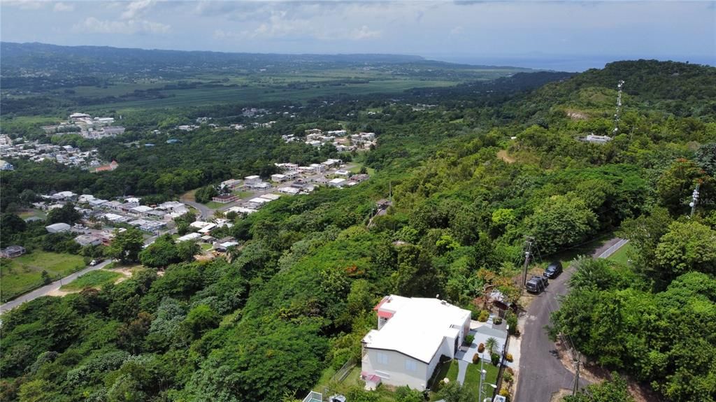 For Sale: $399,000 (3 beds, 3 baths, 2400 Square Feet)