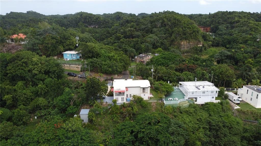 For Sale: $399,000 (3 beds, 3 baths, 2400 Square Feet)