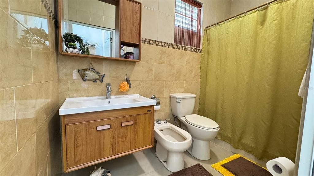 For Sale: $399,000 (3 beds, 3 baths, 2400 Square Feet)