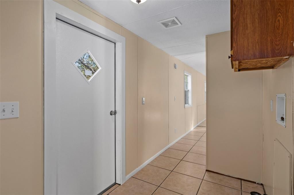 На продажу: $150,000 (2 спален, 1 ванн, 784 Квадратных фут)