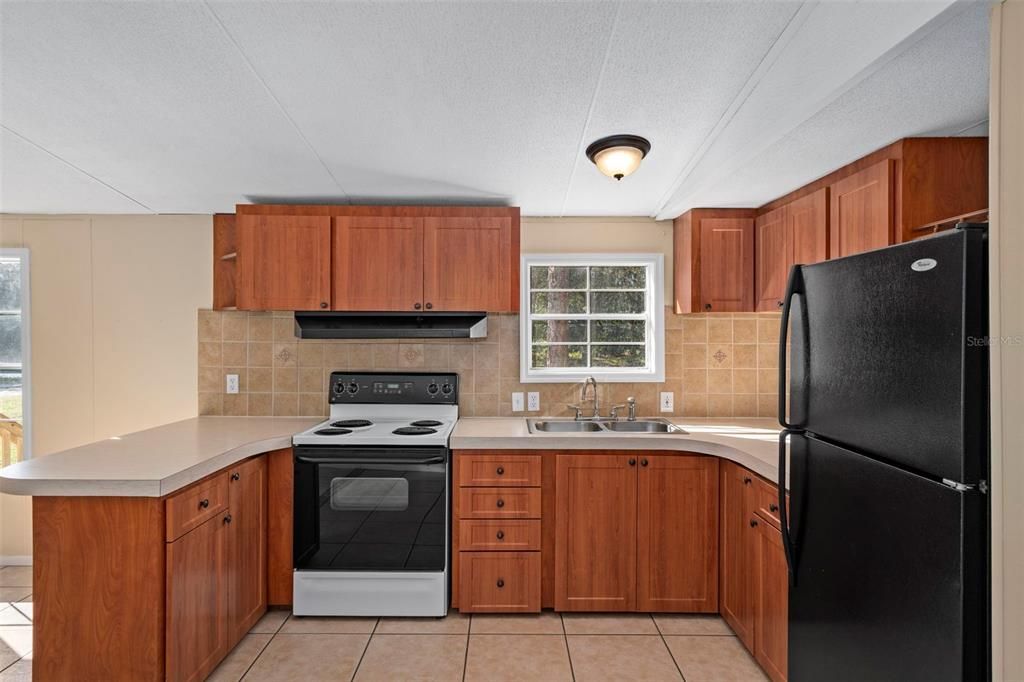 На продажу: $150,000 (2 спален, 1 ванн, 784 Квадратных фут)