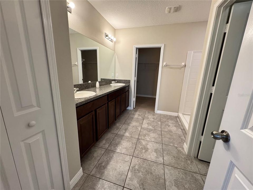 En Venta: $409,800 (5 camas, 2 baños, 2897 Pies cuadrados)