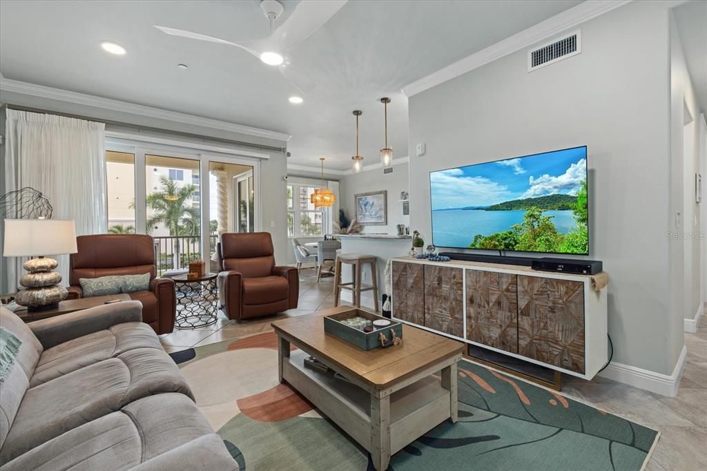 For Sale: $1,000,000 (2 beds, 2 baths, 1471 Square Feet)