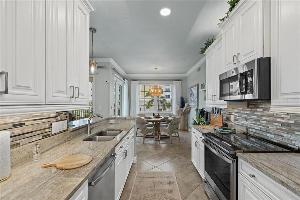 For Sale: $1,000,000 (2 beds, 2 baths, 1471 Square Feet)