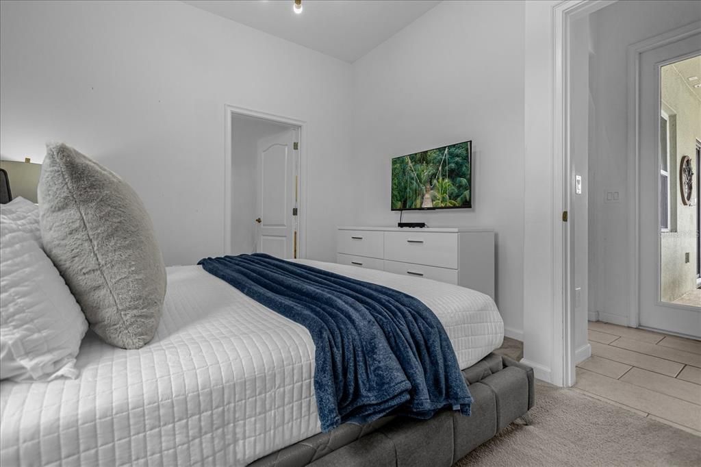 待售: $998,000 (12 贝兹, 11 浴室, 4887 平方英尺)