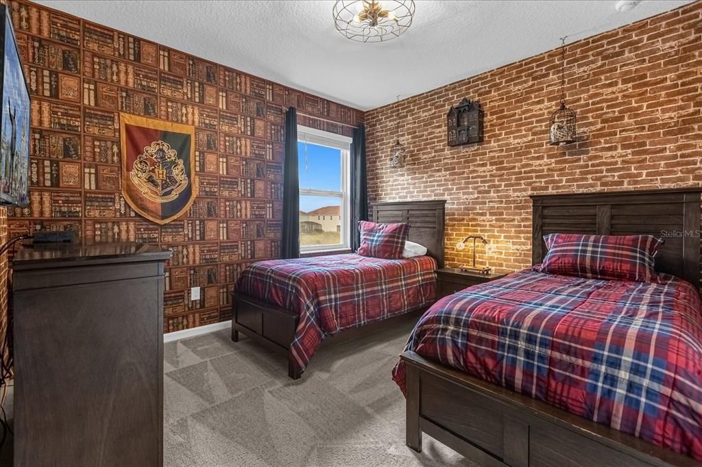 待售: $998,000 (12 贝兹, 11 浴室, 4887 平方英尺)