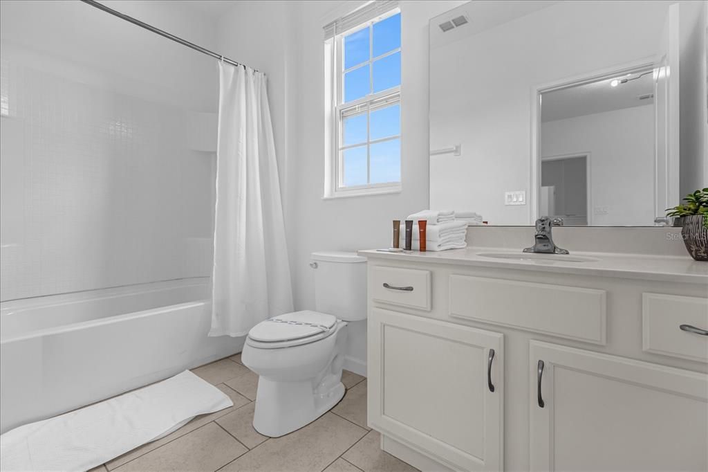 待售: $998,000 (12 贝兹, 11 浴室, 4887 平方英尺)