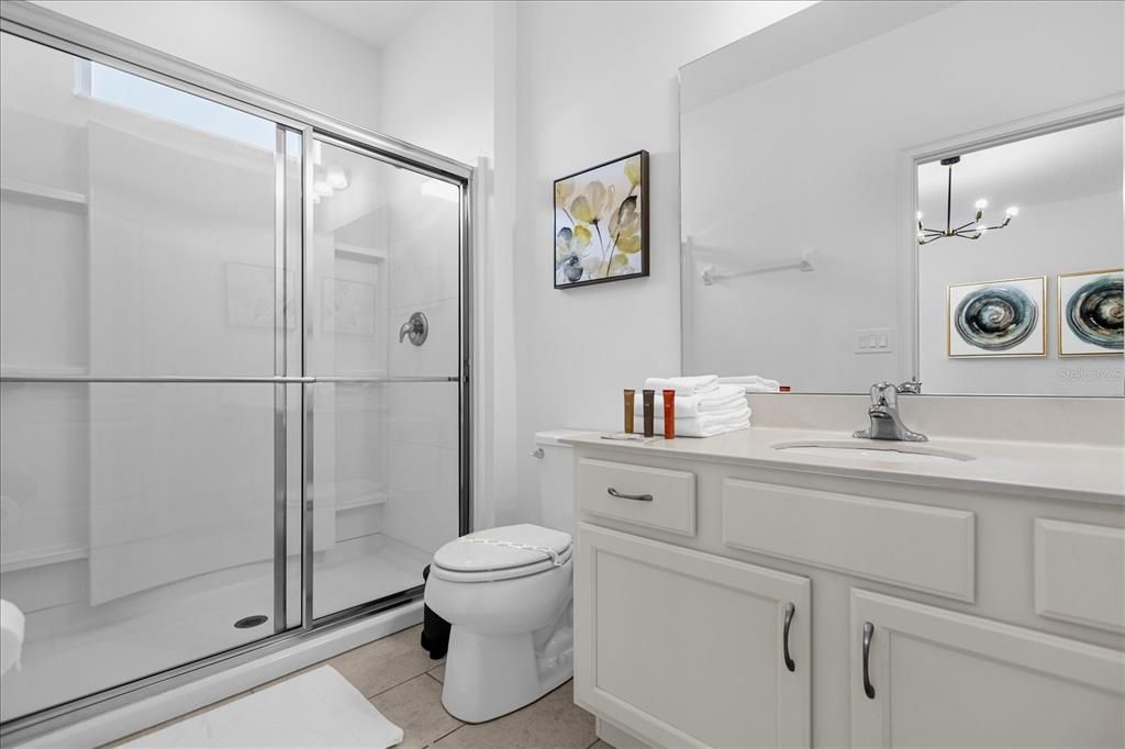 待售: $998,000 (12 贝兹, 11 浴室, 4887 平方英尺)