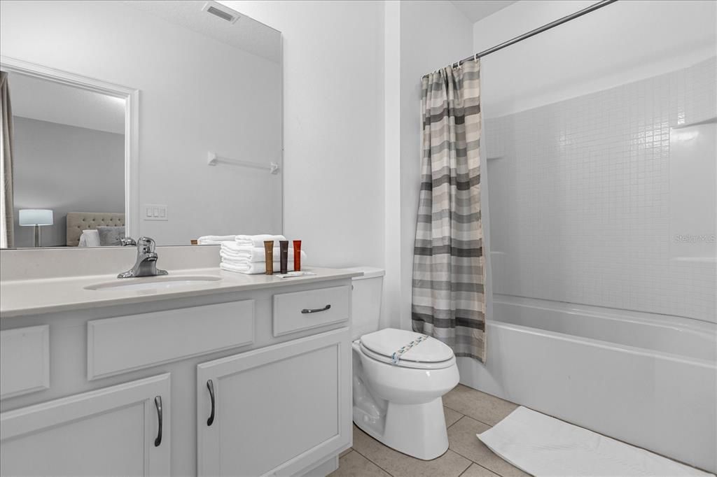 待售: $998,000 (12 贝兹, 11 浴室, 4887 平方英尺)