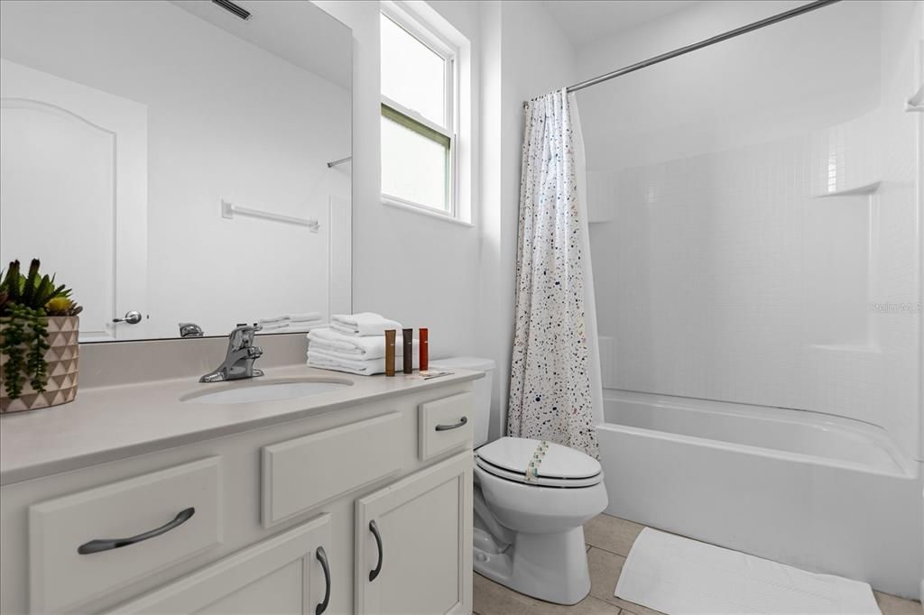 待售: $998,000 (12 贝兹, 11 浴室, 4887 平方英尺)