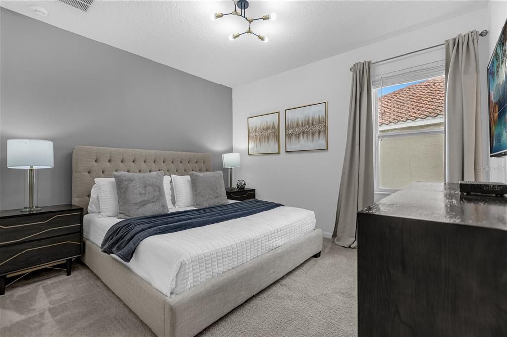 待售: $998,000 (12 贝兹, 11 浴室, 4887 平方英尺)