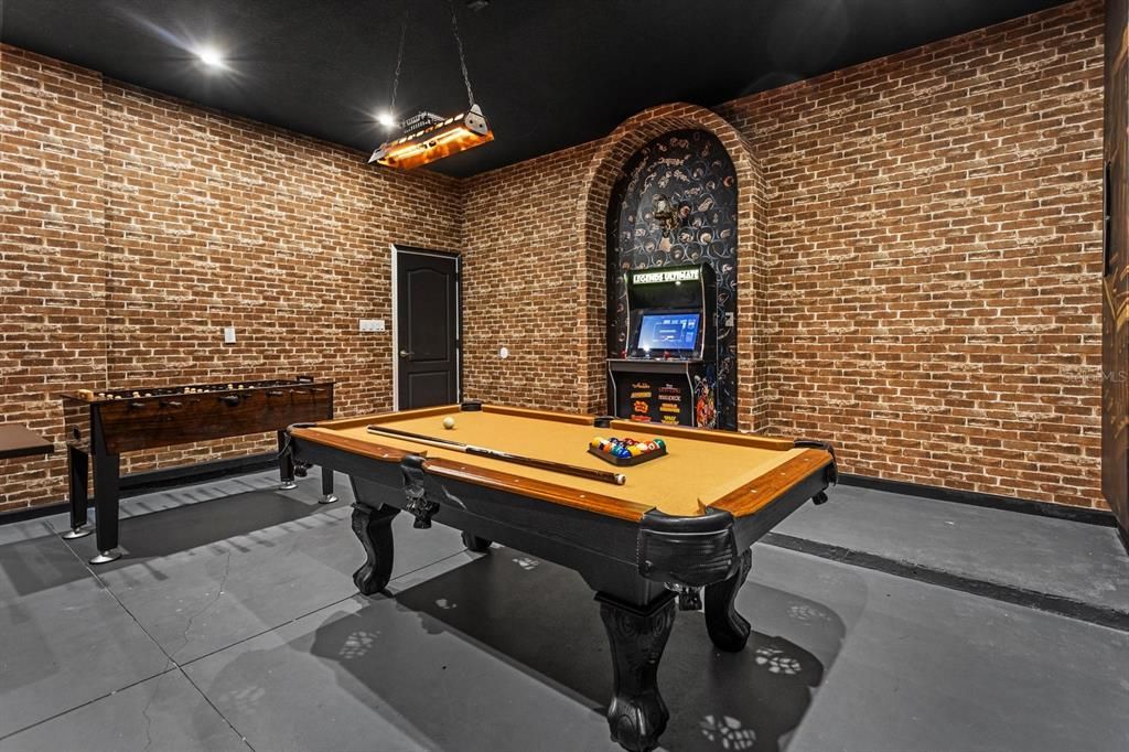 待售: $998,000 (12 贝兹, 11 浴室, 4887 平方英尺)