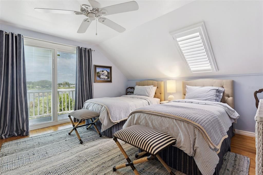 For Sale: $1,324,000 (3 beds, 3 baths, 2430 Square Feet)