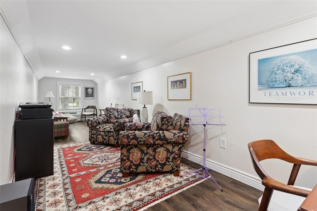 For Sale: $1,324,000 (3 beds, 3 baths, 2430 Square Feet)