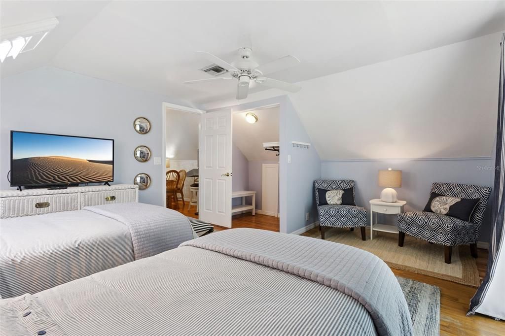 For Sale: $1,324,000 (3 beds, 3 baths, 2430 Square Feet)