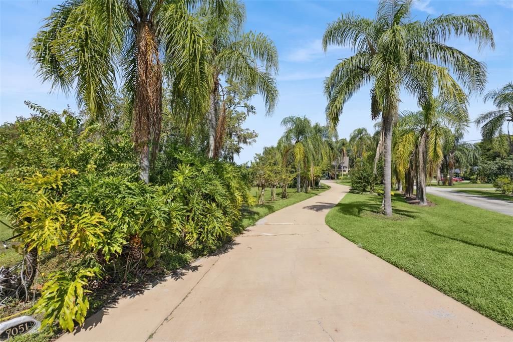 For Sale: $1,324,000 (3 beds, 3 baths, 2430 Square Feet)