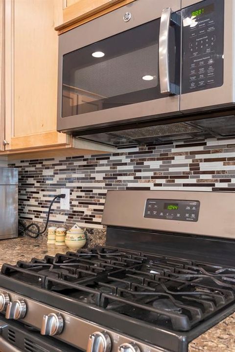 For Sale: $917,000 (4 beds, 3 baths, 3220 Square Feet)