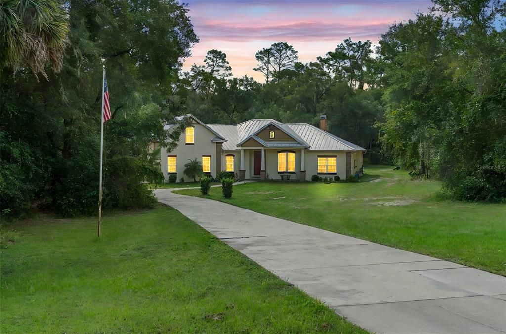 For Sale: $917,000 (4 beds, 3 baths, 3220 Square Feet)