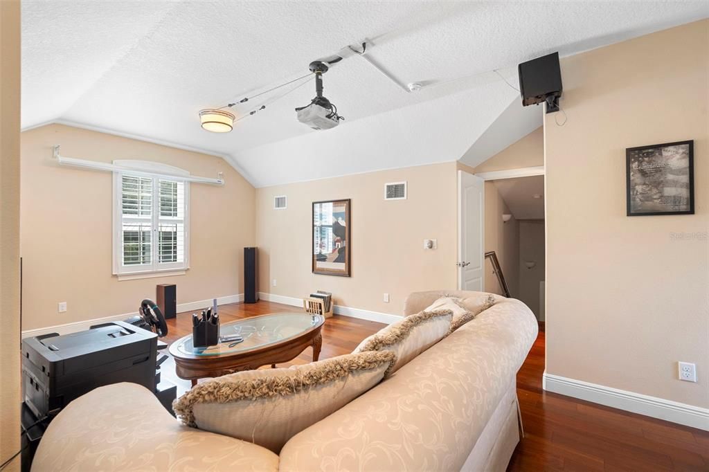 For Sale: $917,000 (4 beds, 3 baths, 3220 Square Feet)