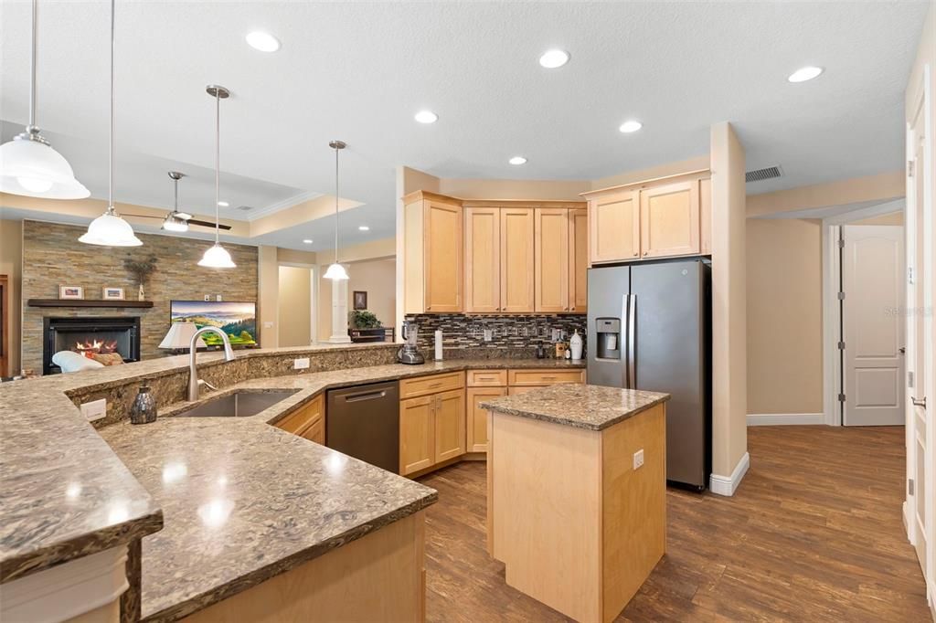 For Sale: $917,000 (4 beds, 3 baths, 3220 Square Feet)