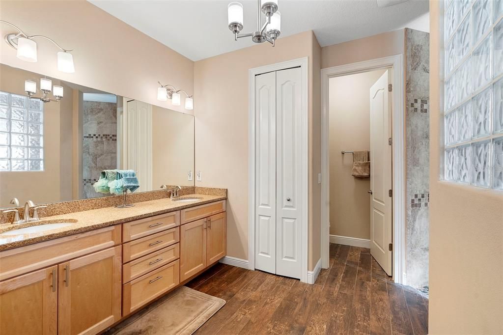 For Sale: $917,000 (4 beds, 3 baths, 3220 Square Feet)