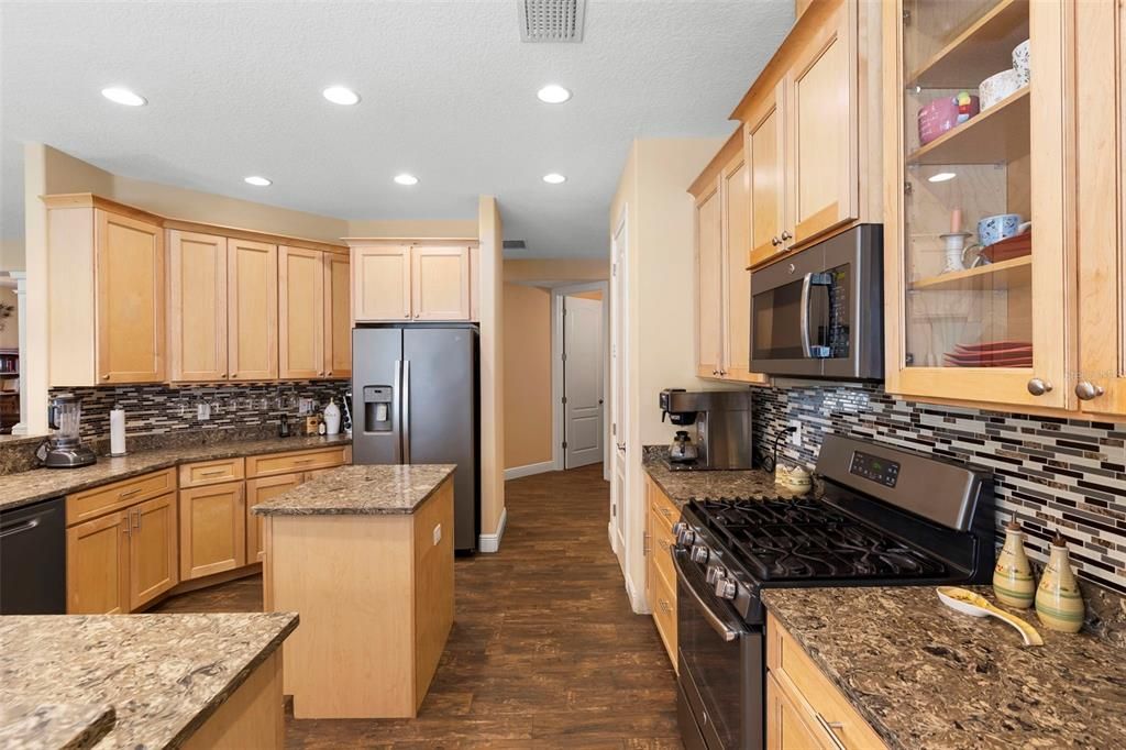 For Sale: $917,000 (4 beds, 3 baths, 3220 Square Feet)