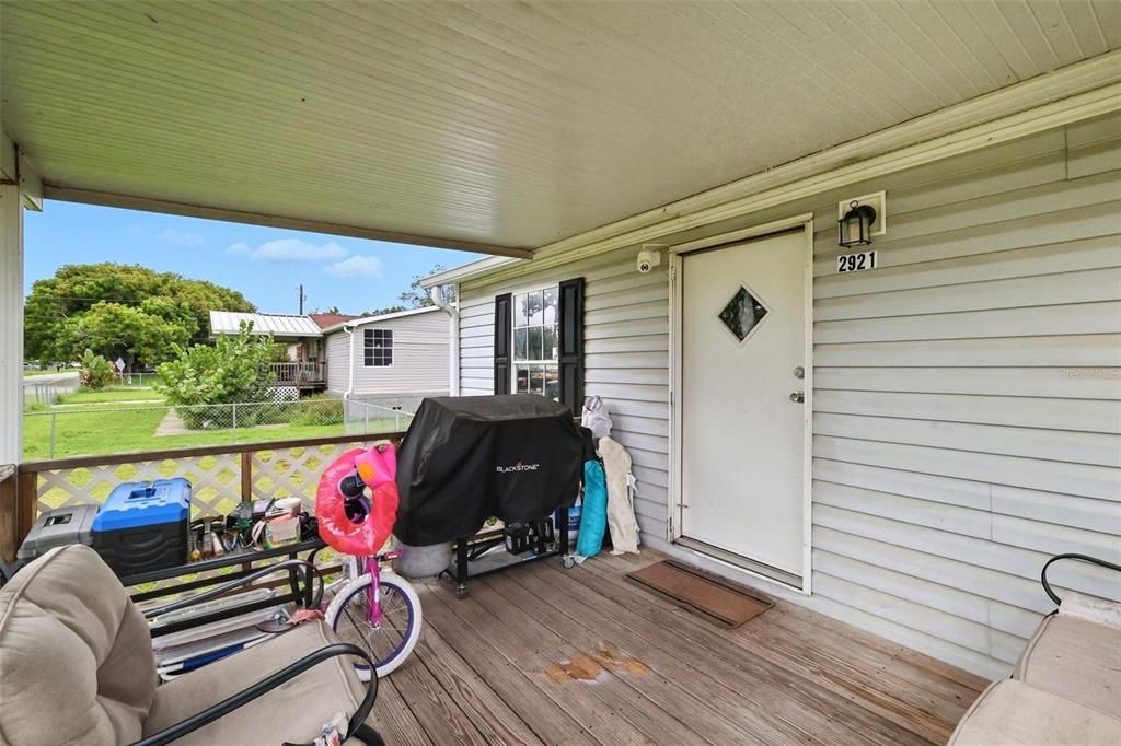 Active With Contract: $199,900 (3 beds, 2 baths, 1056 Square Feet)