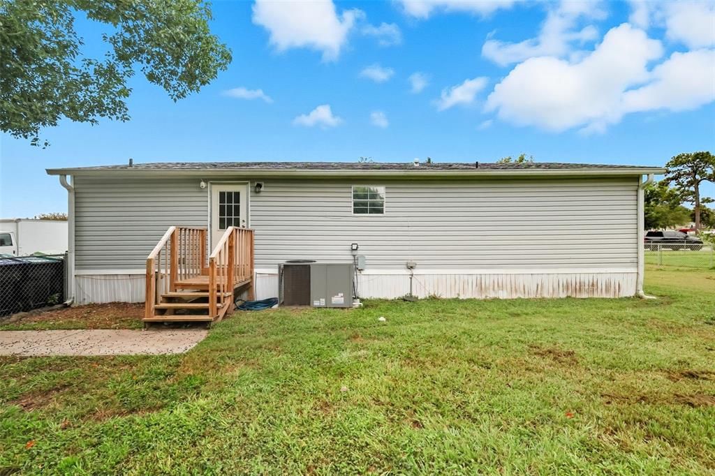 Active With Contract: $199,900 (3 beds, 2 baths, 1056 Square Feet)