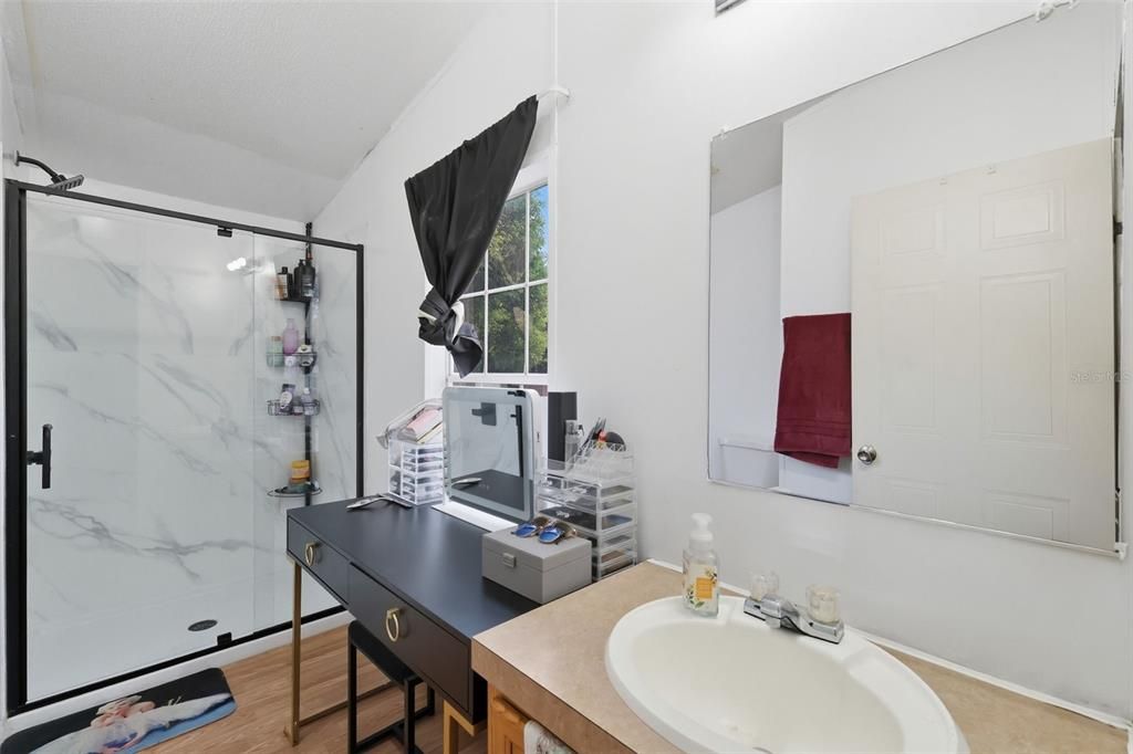 Active With Contract: $199,900 (3 beds, 2 baths, 1056 Square Feet)