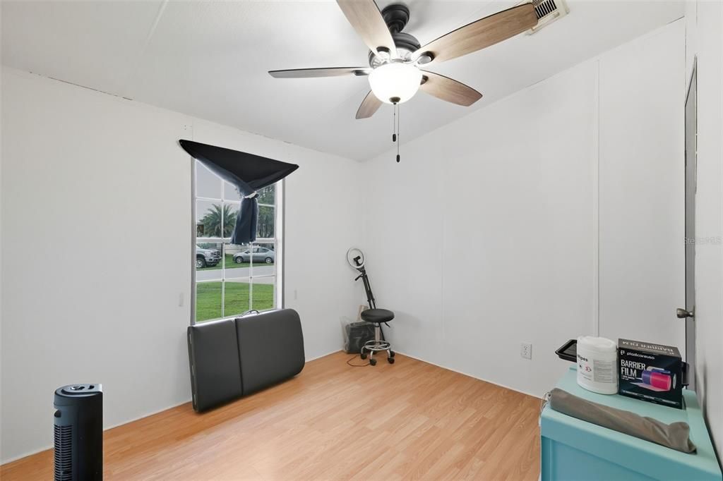 Active With Contract: $199,900 (3 beds, 2 baths, 1056 Square Feet)