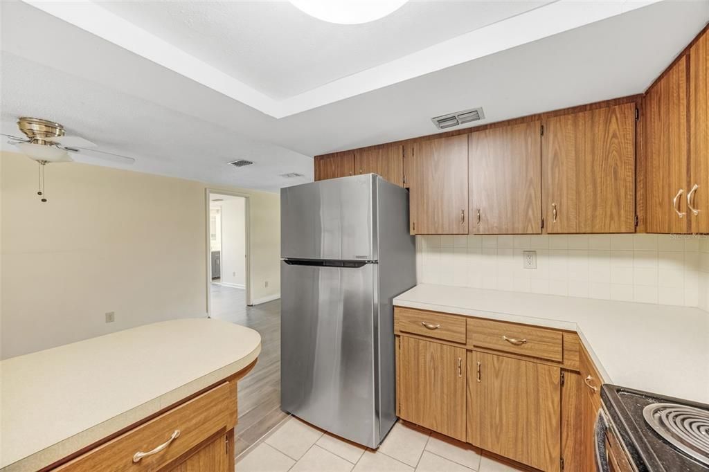 Active With Contract: $274,900 (3 beds, 2 baths, 1337 Square Feet)