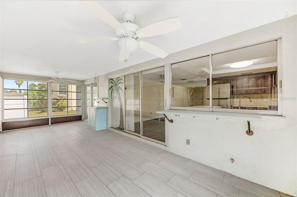 Active With Contract: $274,900 (3 beds, 2 baths, 1337 Square Feet)