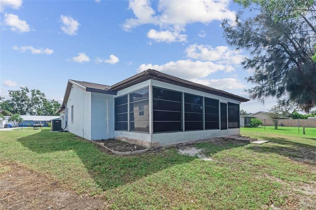 Active With Contract: $274,900 (3 beds, 2 baths, 1337 Square Feet)