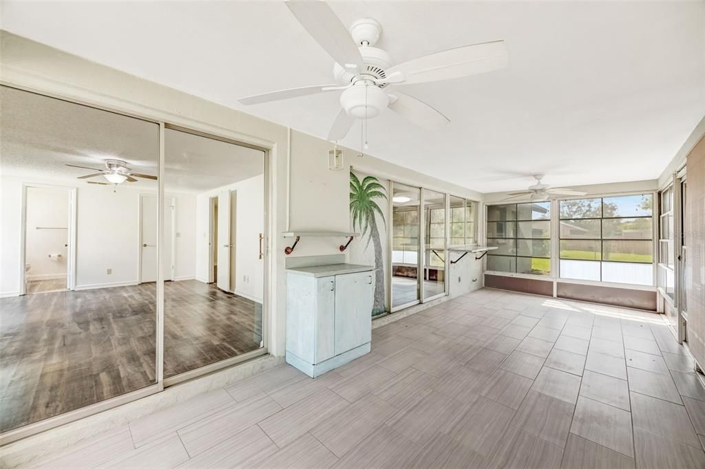 Active With Contract: $274,900 (3 beds, 2 baths, 1337 Square Feet)