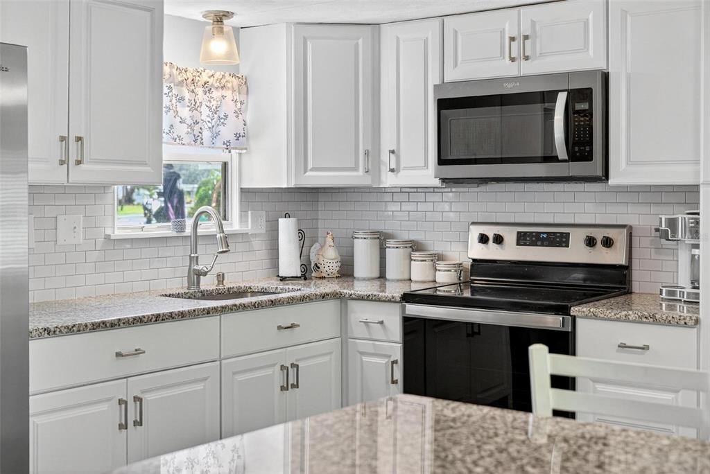 На продажу: $174,900 (2 спален, 2 ванн, 780 Квадратных фут)