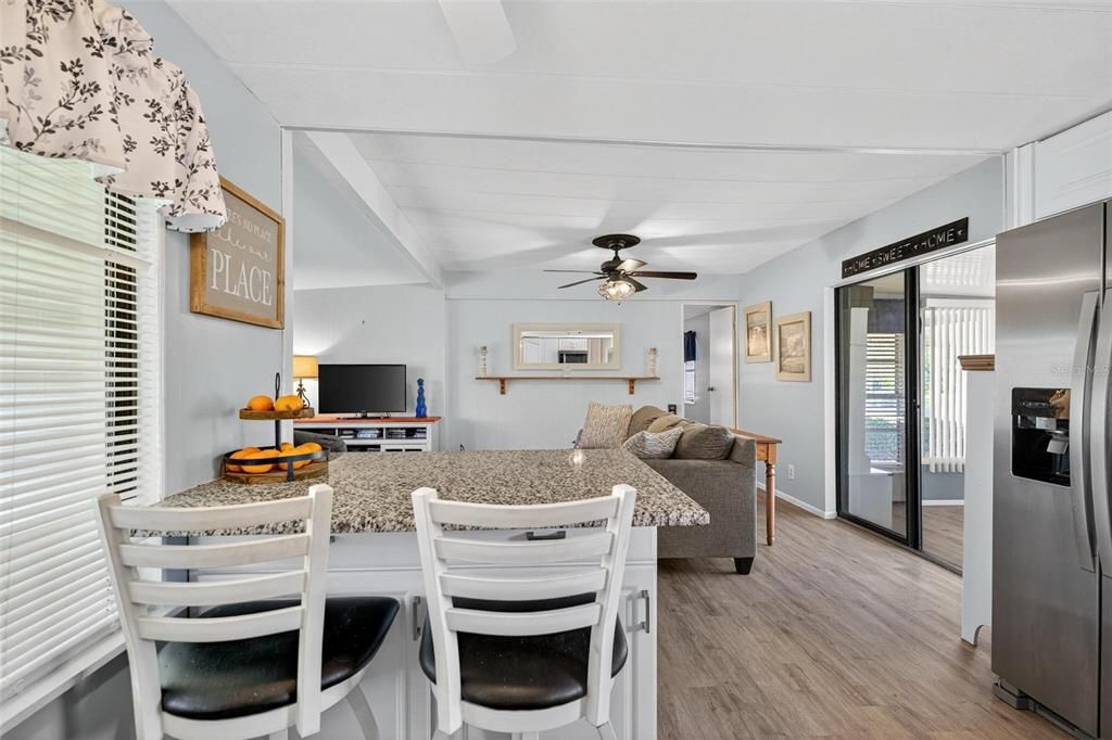 На продажу: $174,900 (2 спален, 2 ванн, 780 Квадратных фут)